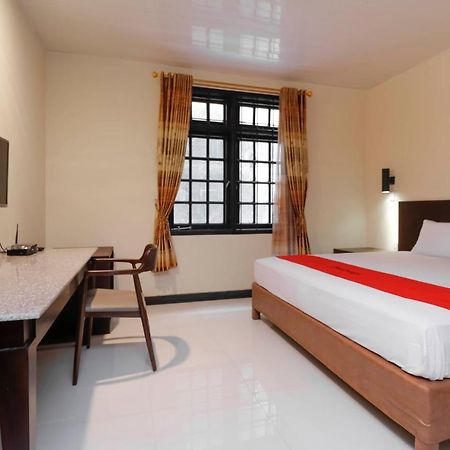 Reddoorz Plus Near Halim Perdanakusuma 2 Джакарта Экстерьер фото