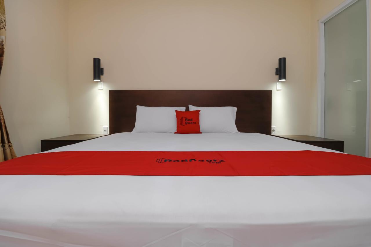 Reddoorz Plus Near Halim Perdanakusuma 2 Джакарта Экстерьер фото