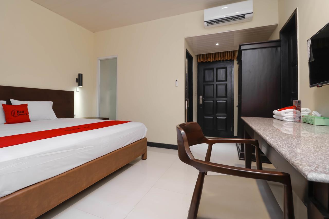 Reddoorz Plus Near Halim Perdanakusuma 2 Джакарта Экстерьер фото