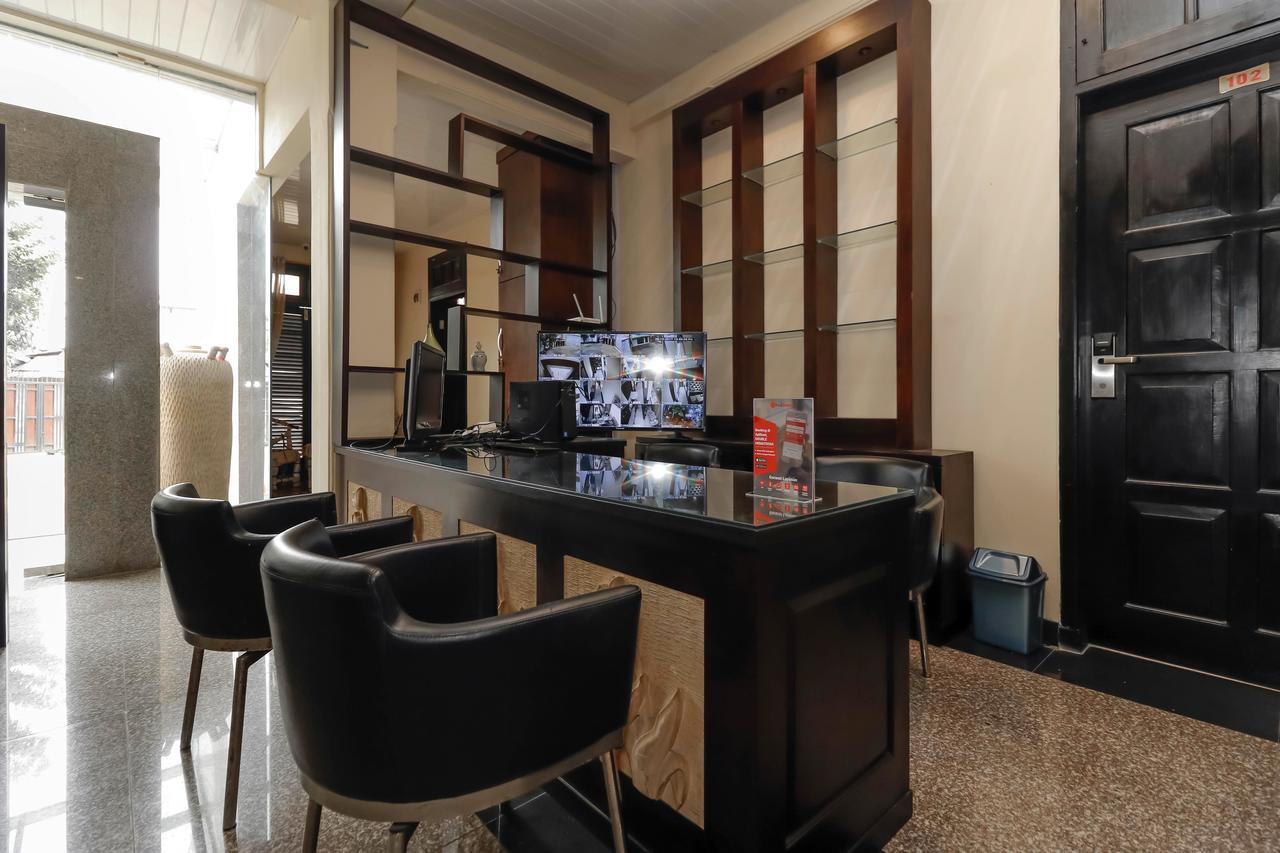 Reddoorz Plus Near Halim Perdanakusuma 2 Джакарта Экстерьер фото
